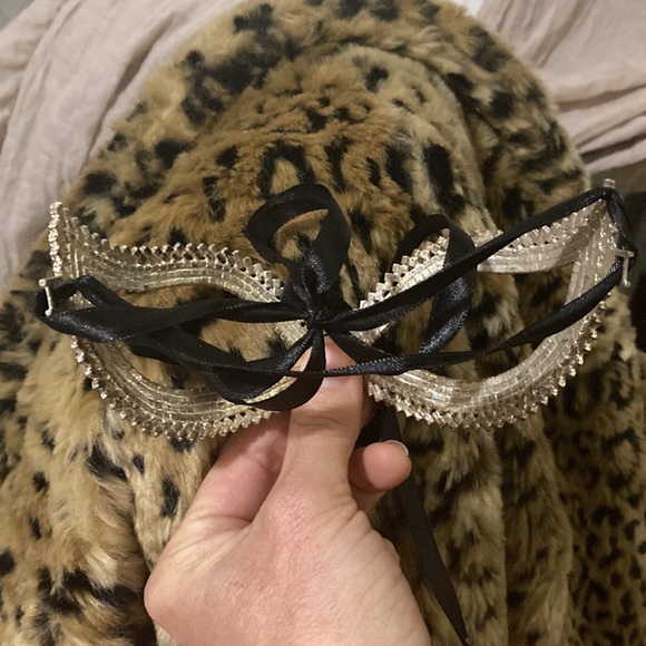Sparkly Eye Mask - Picture 4 of 4